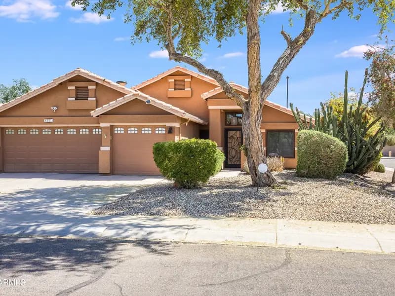 1371 S Saguaro Street, Gilbert, AZ 85233